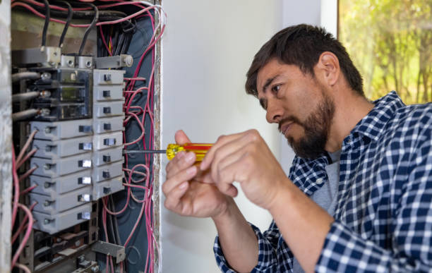 Best Circuit Breaker Repair  in Altamont, KS